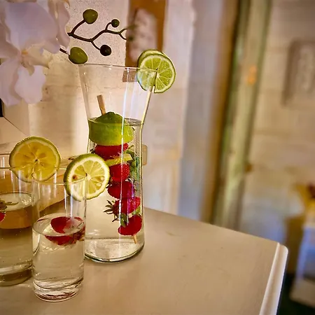 Retro With Pool Сasa de vacaciones Xewkija