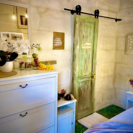 Retro With Pool Сasa de vacaciones