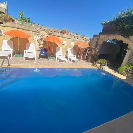 Retro With Pool * Шеукия