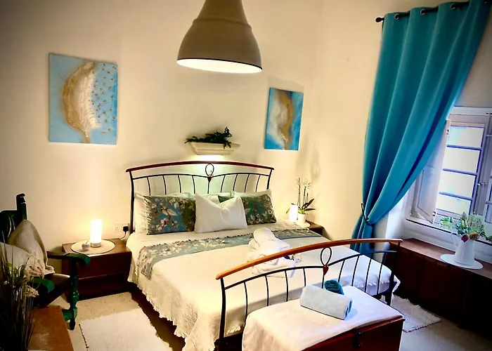 Retro With Pool Xewkija