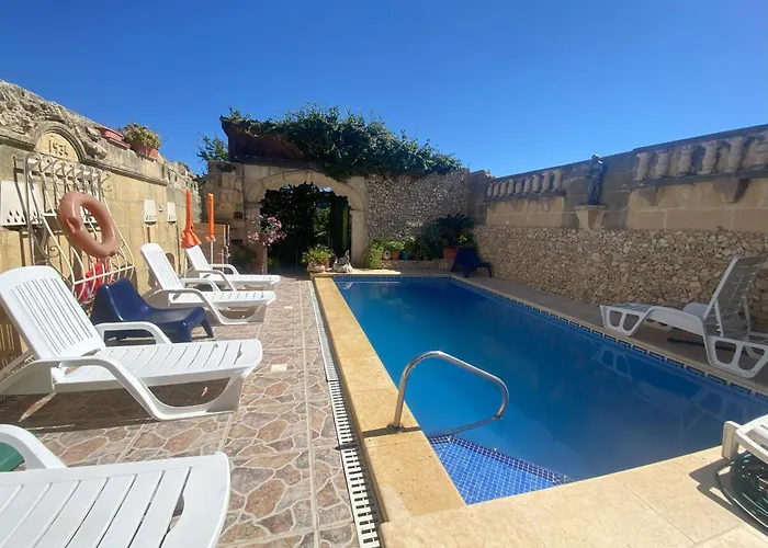Retro With Pool Σπίτι διακοπών Xewkija